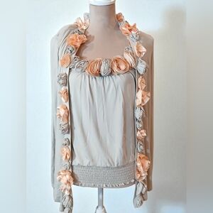 Saks Fifth Avenue Beige Coral 3D Flower Sweater Set Womans Large Fairy Whimsical